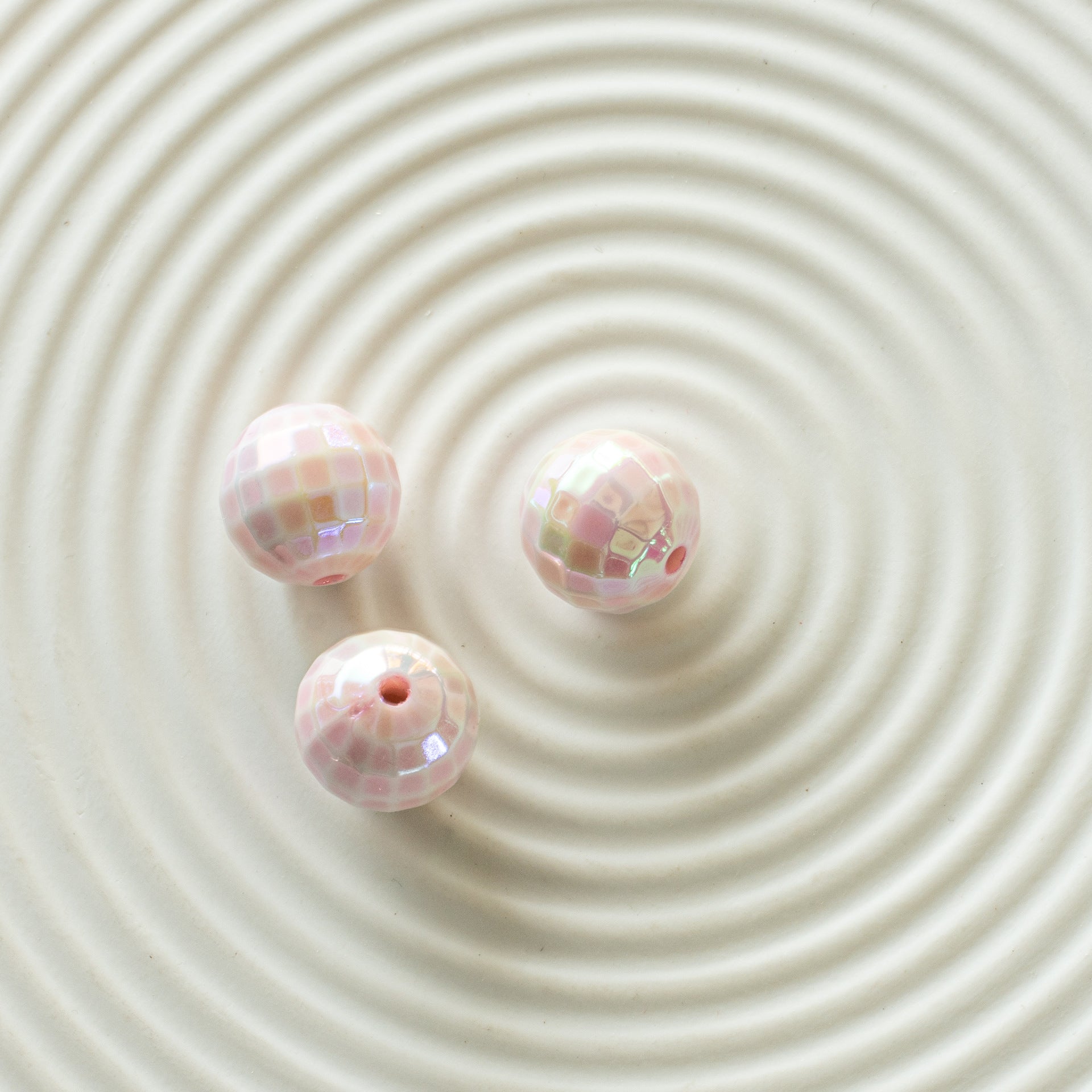 Wholesale 10PCS AB Color-plated Color-plated Acrylic Cut Surface Round Beads 16mm Lattice Beads